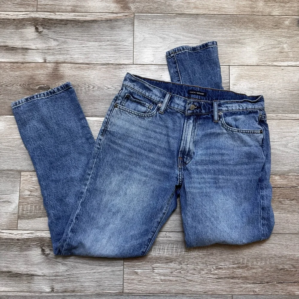 Lucky Brand~ Men’s 410‎ Athletic Straight Denim Jeans 5 Pocket Design Size 32x32